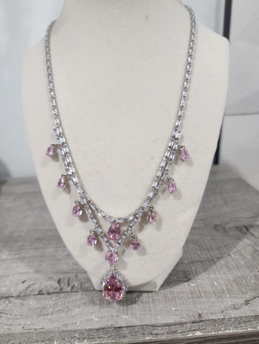 Elegant Pink Teardrop Crystal Statement Necklace - Women Jewelry